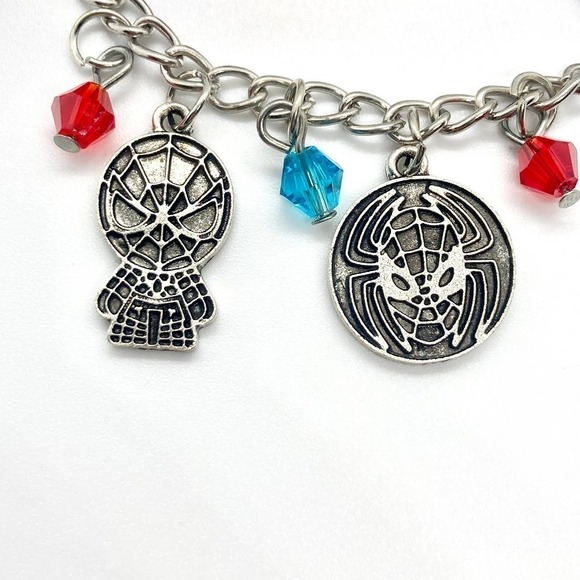 Marvel Spider-Man Charm Bracelet - Picture 5 of 9